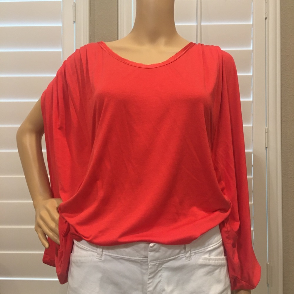 Like New Reddish / Orange BeBe top - Small